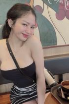 Photos of hooker Gwen in sexy escort ads on SexoSg.com