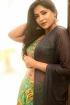 Tamil actress is one of the best escort girls Singapore has in store